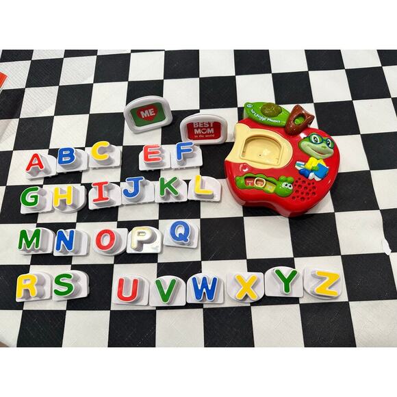 Leapfrog Fridge phonics set with letters works great toy toddler - Picture 2 of 3